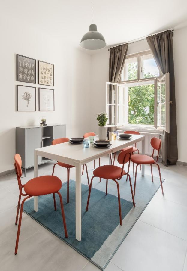 Апартаменты Days - Modern Apts - Fast Wifi - Netflix - 7 Min Wenceslas Sq *