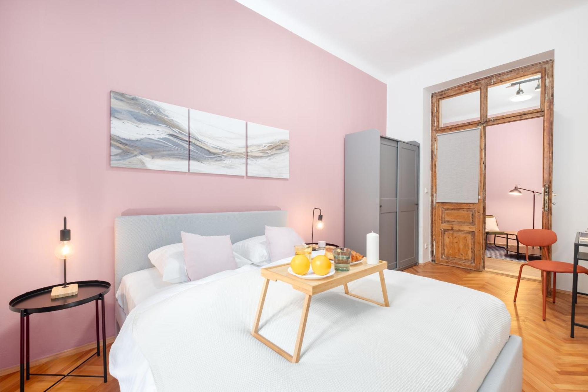 Апартаменты Days - Modern Apts - Fast Wifi - Netflix - 7 Min Wenceslas Sq