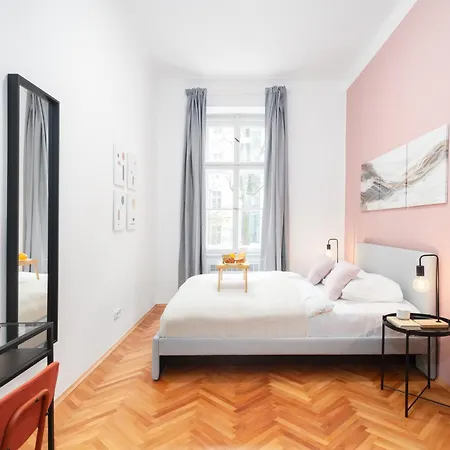 Prague Days - Modern Apts - Fast Wifi - Netflix - 7 Min Wenceslas Sq Esterno foto