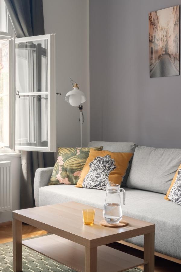 Appartamento Days - Modern Apts - Fast Wifi - Netflix - 7 Min Wenceslas Sq Praga