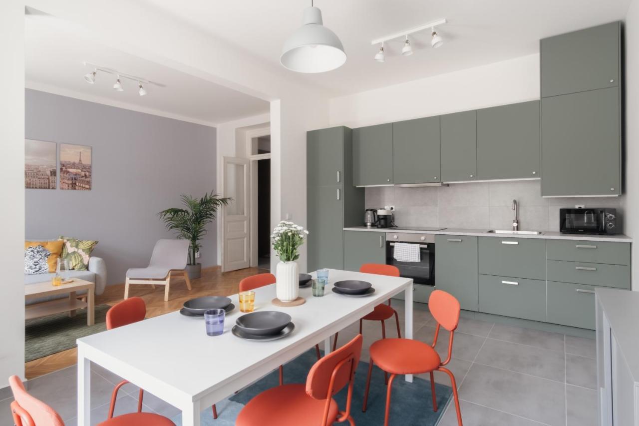 Next To Wenceslas Square By Days Apartment Prague