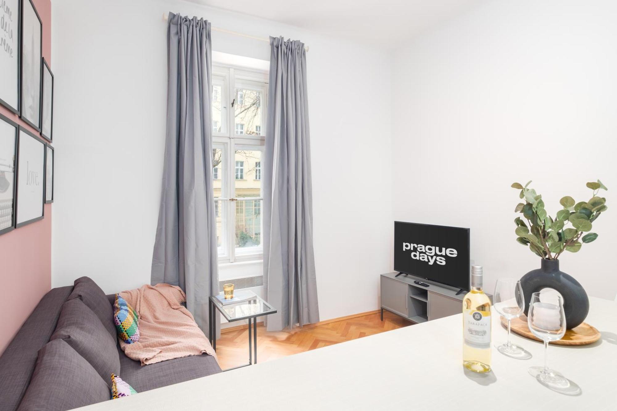 Appartamento Days - Modern Apts - Fast Wifi - Netflix - 7 Min Wenceslas Sq