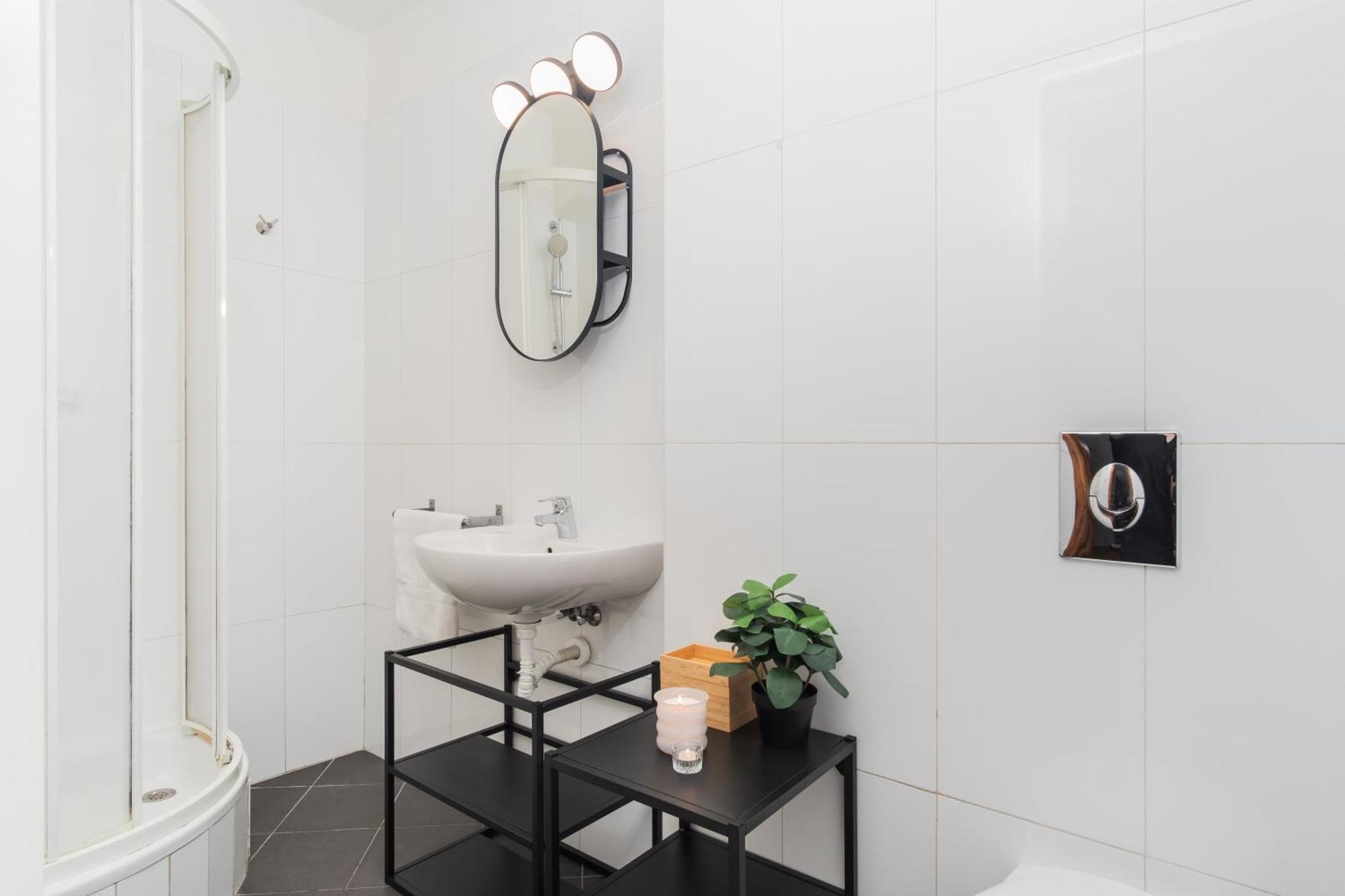 Days - Modern Apts - Fast Wifi - Netflix - 7 Min Wenceslas Sq